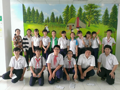 Học sinh tham gia khám, tư vấn, kiểm tra mắt, tai, mũi, họng tại phòng khám Medic Bình Dương