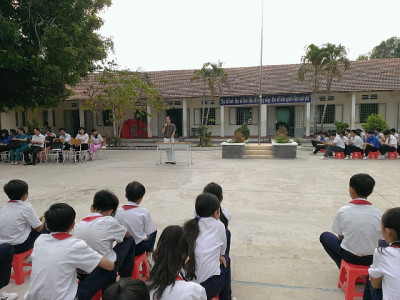 Trường Trung Cấp Nông Lâm Nghiệp Bình Dương tư vấn hướng nghiệp cho học sinh lớp 9