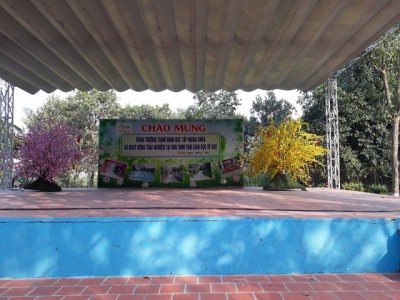 Học sinh tham quan trải nghiệm sáng tạo tại Khu sinh thái giáo dục Về Quê