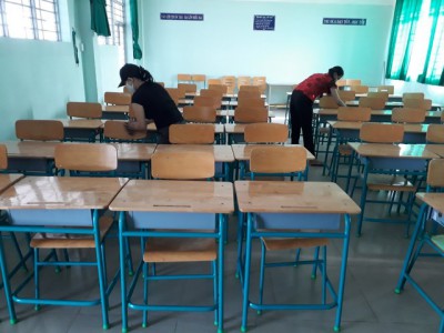 Tổng vệ sinh trường để đón học sinh đi học trở lại từ ngày 04/5/2020