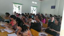 Giáo viên nghe giáo sư Hoàng Chí Bảo kể chuyện về Bác