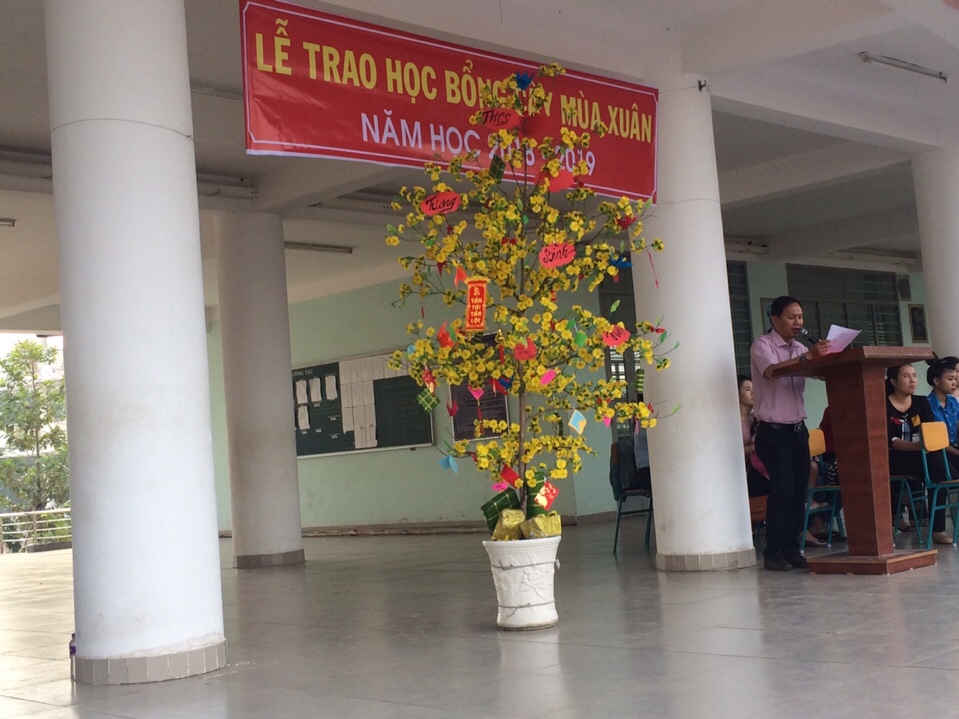 Lễ trao học bổng "Cây mùa xuân" cho học sinh có hoàn cảnh khó khăn