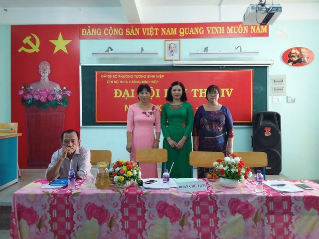 chi uy ra mat