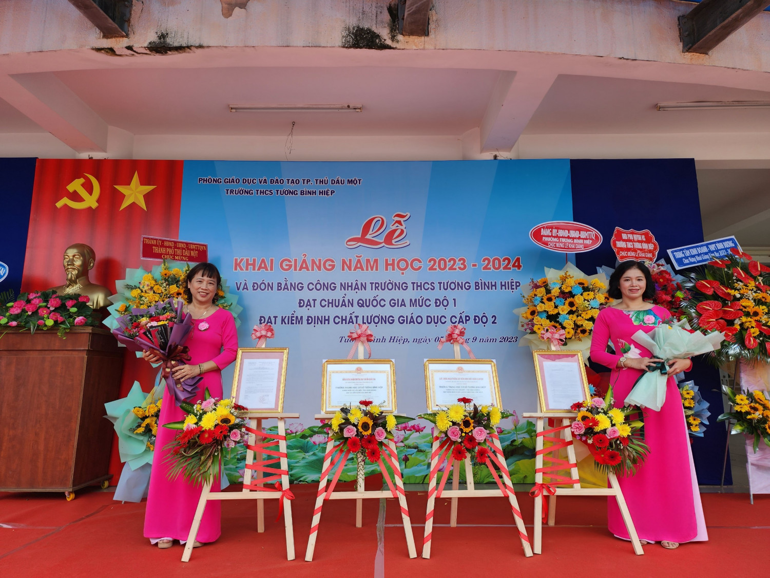 Lễ Khai giảng năm học 2023-2024 và đón nhận trường đạt chuẩn kiểm định chất lượng cấp độ 2 và Bằng công nhận Trường THCS Tương Bình Hiệp đạt chuẩn quốc gia mức độ 1