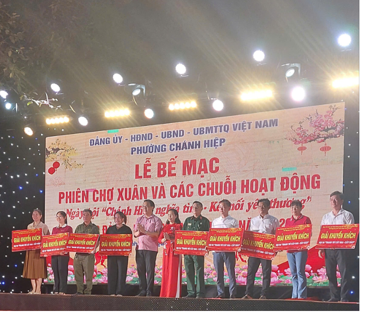 Trường THCS Tương Bình Hiệp tham gia ngày hội “Chánh Hiệp Nghĩa Tình – Kết Nối Yêu Thương” với phần thi trang trí Mai – Đào
